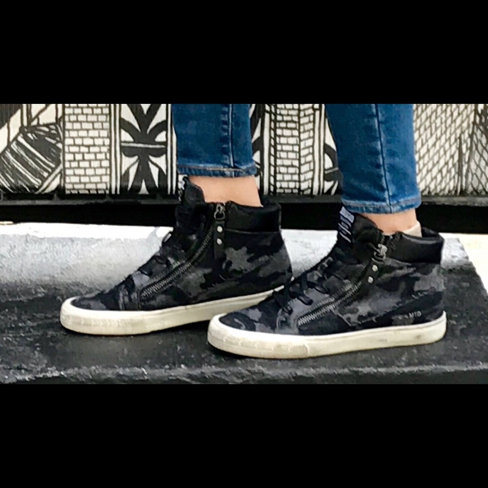 Vintage Havana Grey Camo low tops